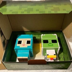 Mattel Minecraft Flipping Figs ( SHEEP & CHICKEN)
Brand New